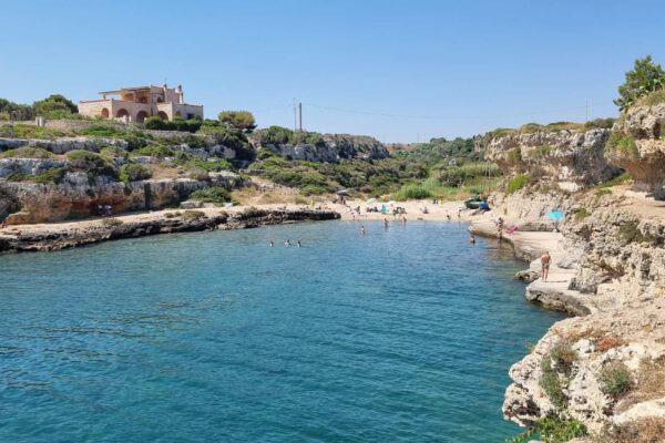polignano a mare - la-magnolia-apulian-bed-and-breakfast-rooms-pool-relax-discover-polignano-004 polignano a mare - la-magnolia-apulian-bed-and-breakfast-rooms-pool-relax-discover-polignano-004