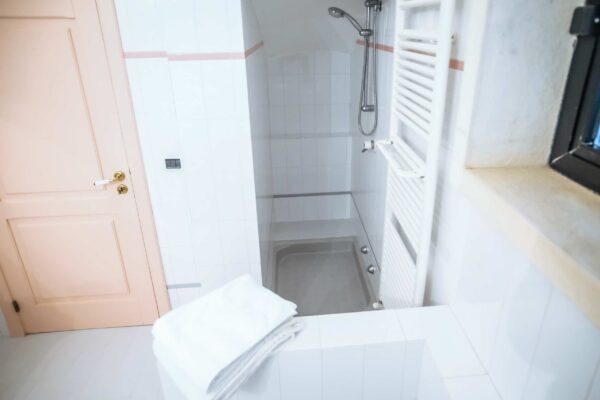 antica-radice-bagno-storia-la-magnolia-apulian-bed-and-breakfast-rooms-pool-relax-discover-polignano-009 antica-radice-bagno-storia-la-magnolia-apulian-bed-and-breakfast-rooms-pool-relax-discover-polignano-009
