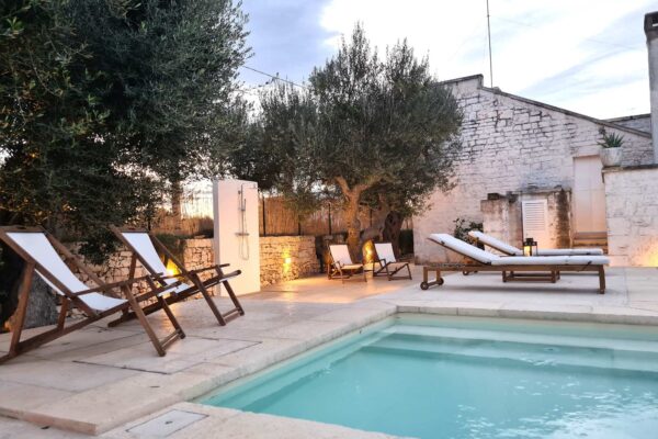 piscina-storia-la-magnolia-apulian-bed-and-breakfast-rooms-pool-relax-discover-polignano-002 piscina-storia-la-magnolia-apulian-bed-and-breakfast-rooms-pool-relax-discover-polignano-002